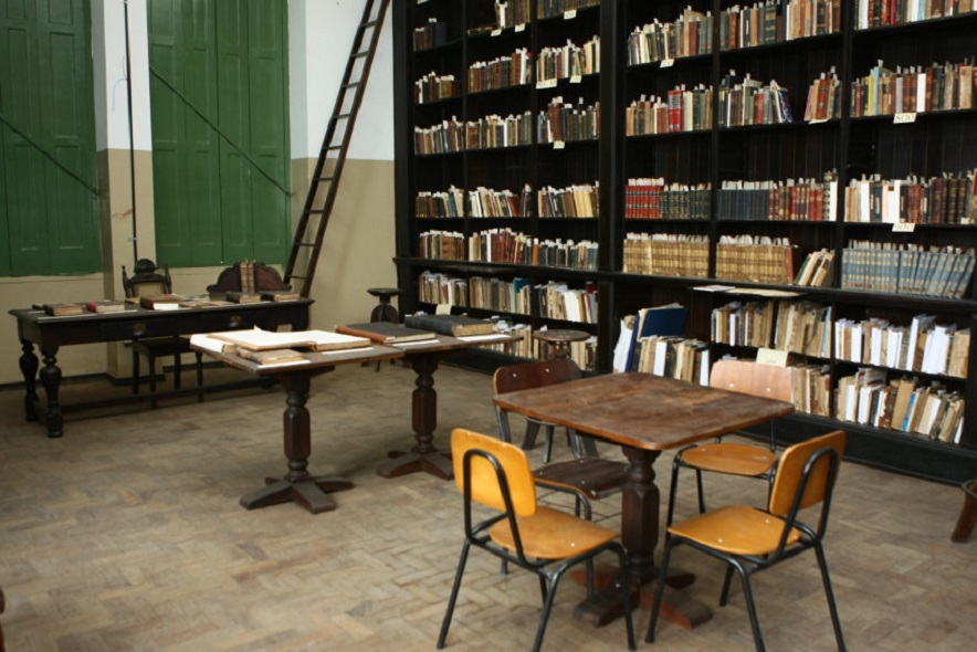 Bibliotecaescolar_EloiCorrea_GOVBA2.jpg (186 KB)