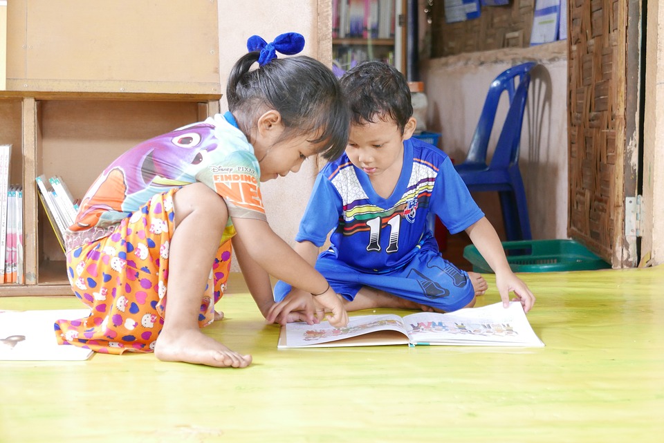 children-2426078_960_720.jpg (164 KB)