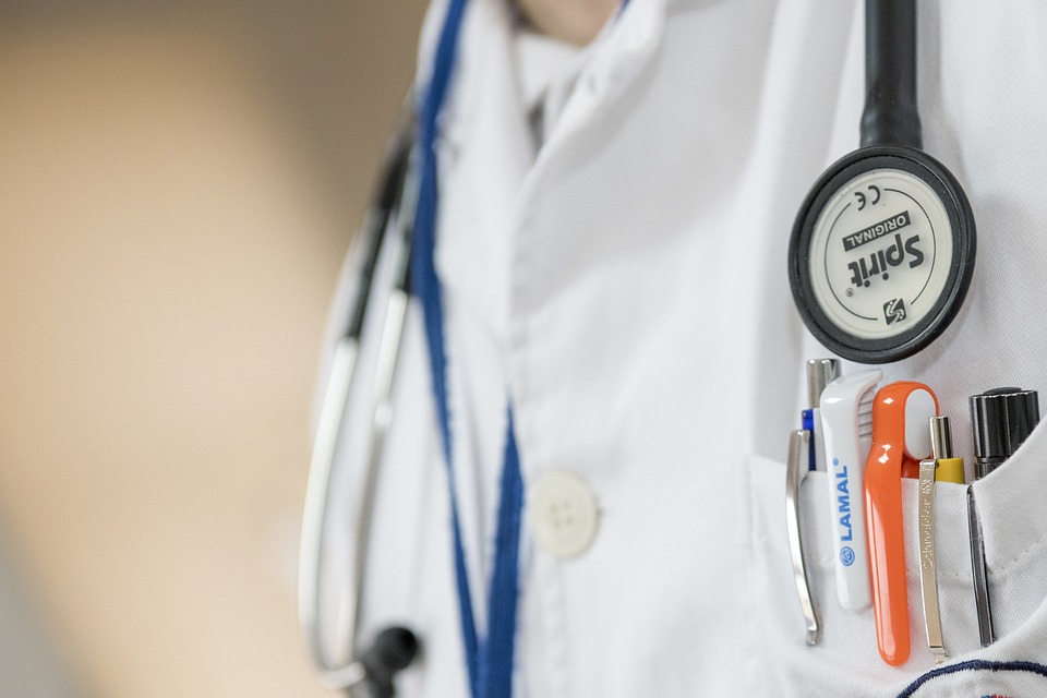 medico_pixabay.jpg (89 KB)