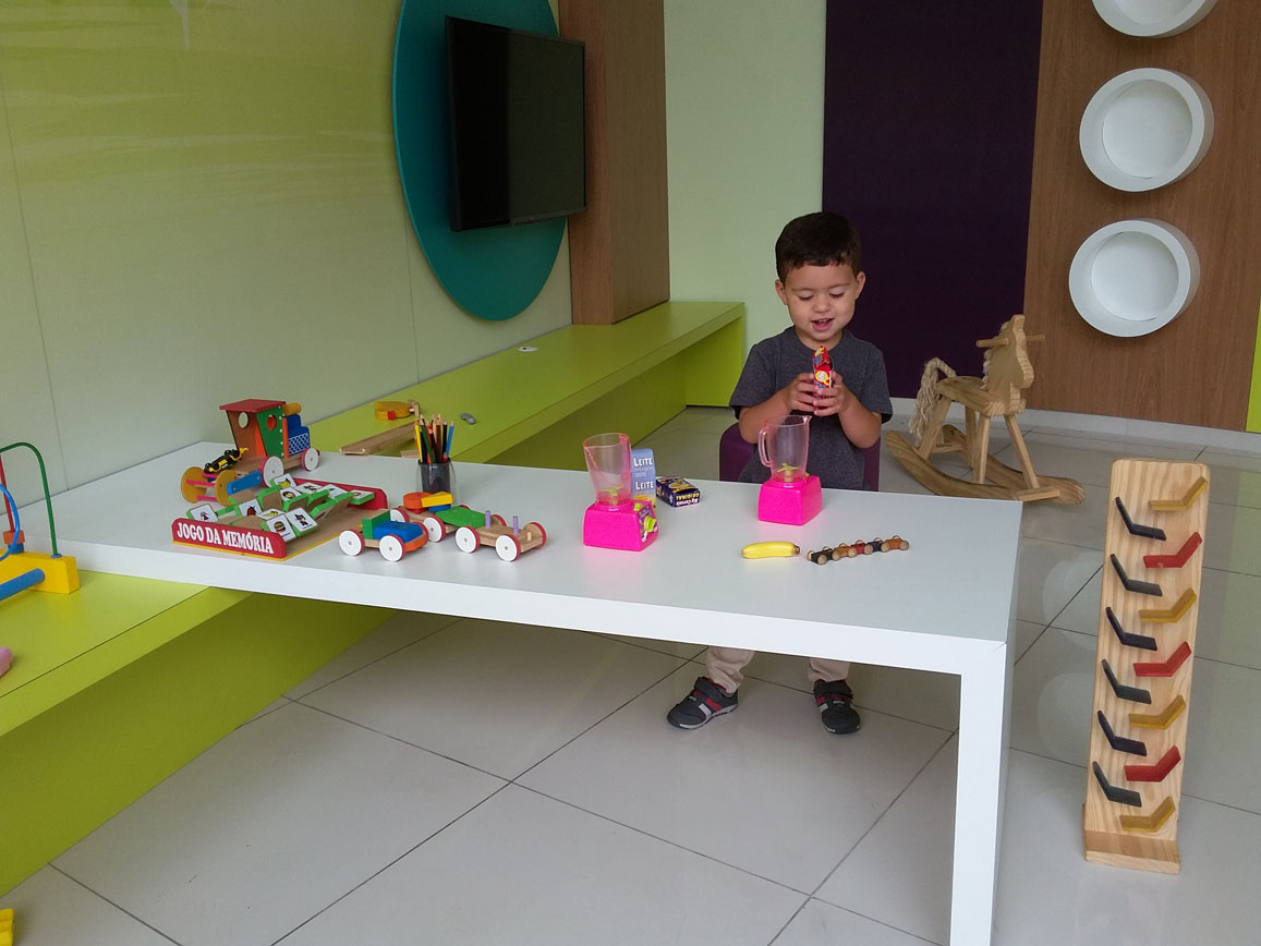 Caio ficou brincando no Espaço Kids e não queria ir embora | Foto: Cristina Moreno de Castro