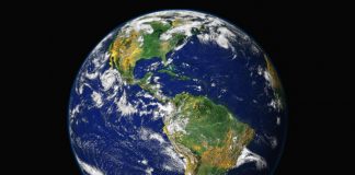 Planeta Terra é visto do espaço, ilustrando matéria sobre Dia Mundial da Terra