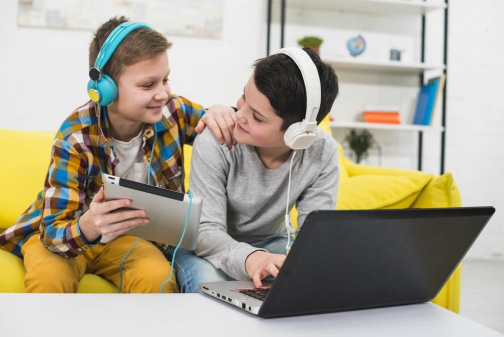 3 lições para ajudar seu filho a ter autonomia (de verdade) com as tecnologias