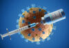 A vacina contra Covid-19 para crianças não deve chegar antes de 2021; imagem mostra desenho microscópico do coronavírus, uma seringa e a ampola da vacina contra a Covid-19