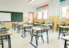 Escolas suspendem atividades de contraturno em 2021; imagem mostra sala de aula vazia