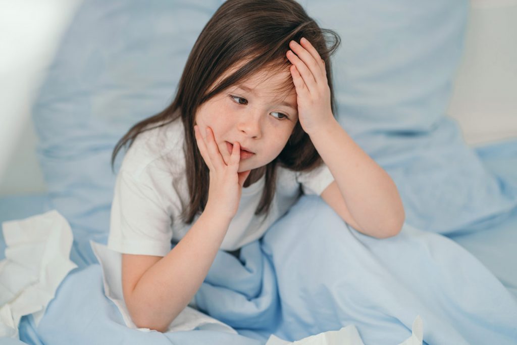 Dengue ou covid-19? Doenças têm sintomas parecidos que pedem atenção dos pais