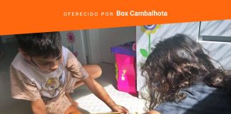 Clube de assinatura oferece jogos para conectar pais e filhos; duas ciranças brincam no chão jogo da Box Cambalhota