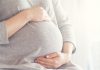 Ministério da Saúde indica que mulheres adiem gravidez e grávidas recebam a vacina/mulher grávida segurando a barriga