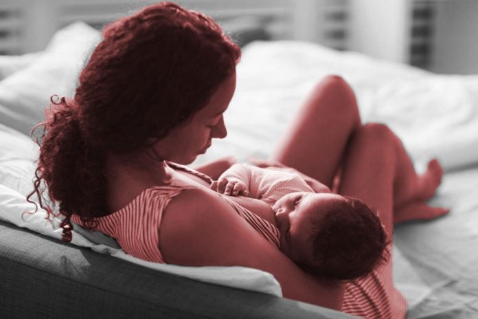Cuidado materno passa a ser reconhecido como trabalho na Argentina.