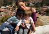 Filhos com grandes diferenças de idade: como lidar? ; Andrea de Azevedo Anhaia, 45 e seus dois filhos.