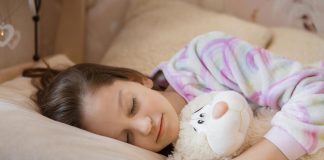 Apneia do sono na infância pode elevar a pressão arterial e afetar o coração