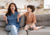 3 comportamentos inadequados que os pais devem deixar de lado já