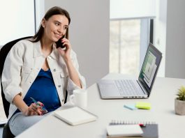 Empresas buscam mudar estigma da maternidade como impasse ao trabalho