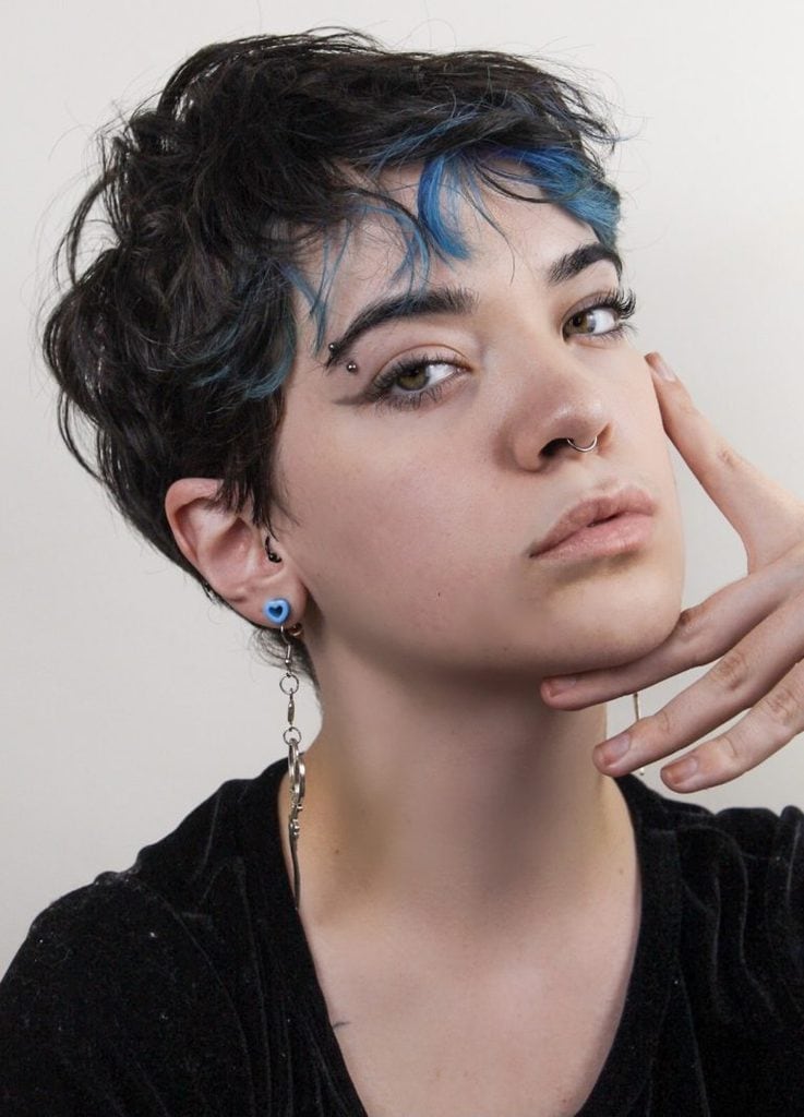 Criança com cabelo colorido: o que é importante saber antes de pintar