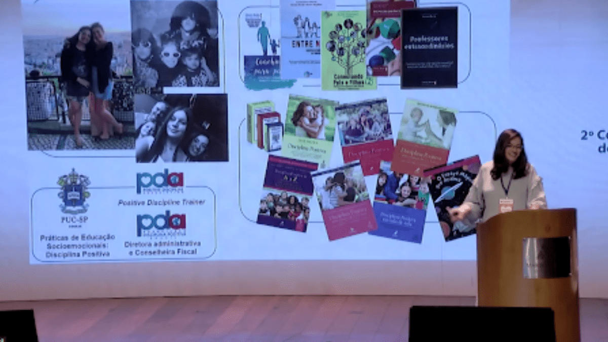 Bete Rodrigues: a Disciplina Positiva como aliada dos pais e crianças; Bete Rodrigues dando palestra no 2º Congresso Internacional de Educação Parental