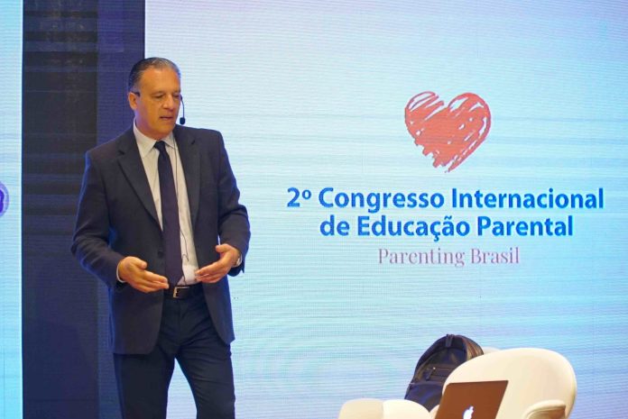 Psicólogo Cristiano Nabuco, durante palestra no 2o Congresso Internacional de Educaçã Parental