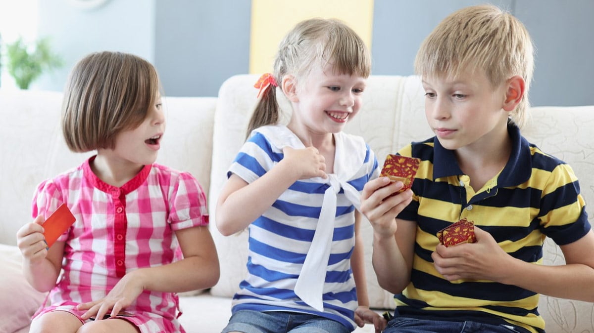 Uno Jogo de Cartas Baralho Brincadeira Divertida Adulto Criança