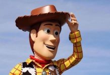 Réplica do personagem Xerife Woody no Mundo Pixar, em São Paulo