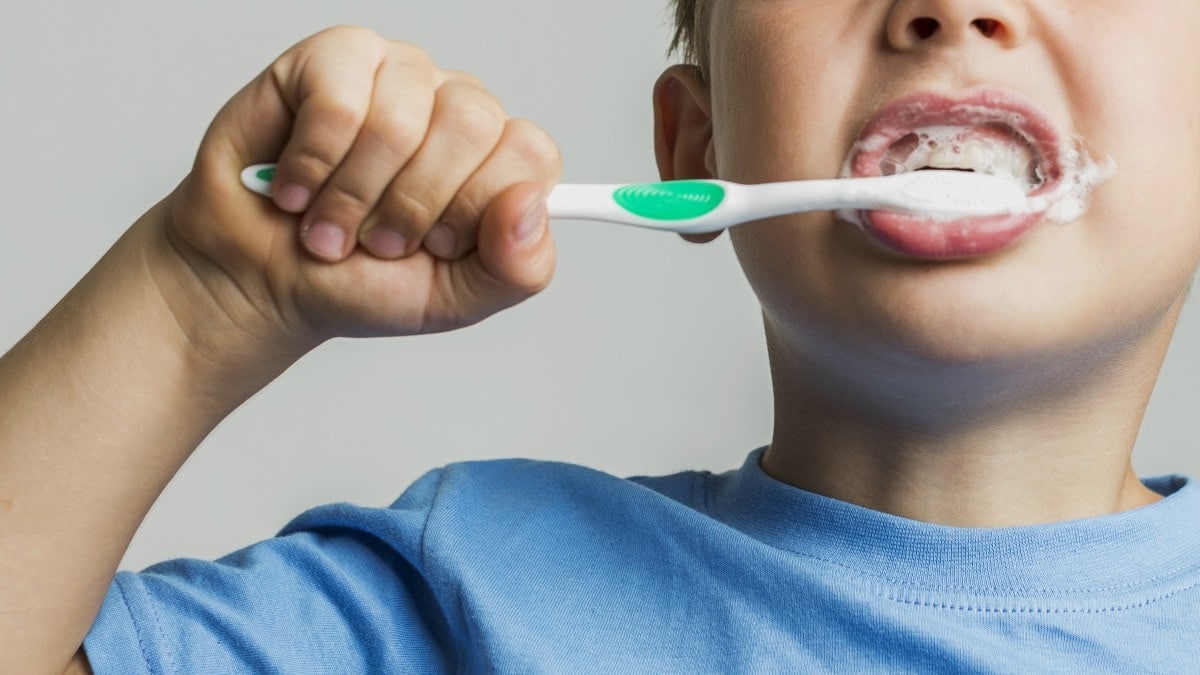 Escovar os dentes antes ou depois das refeições?