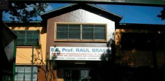 Fachada da escola Raul Brasil, em Suzano (SP)