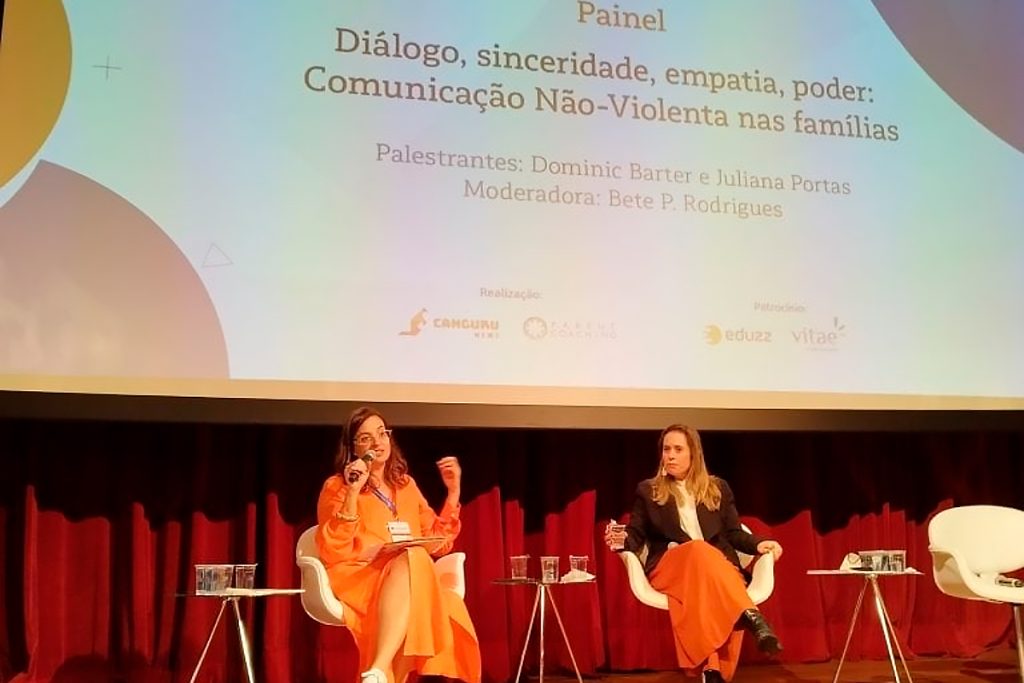Bete P. Rodrigues e Lis Leão durante Congresso Internacional de Educação Parental