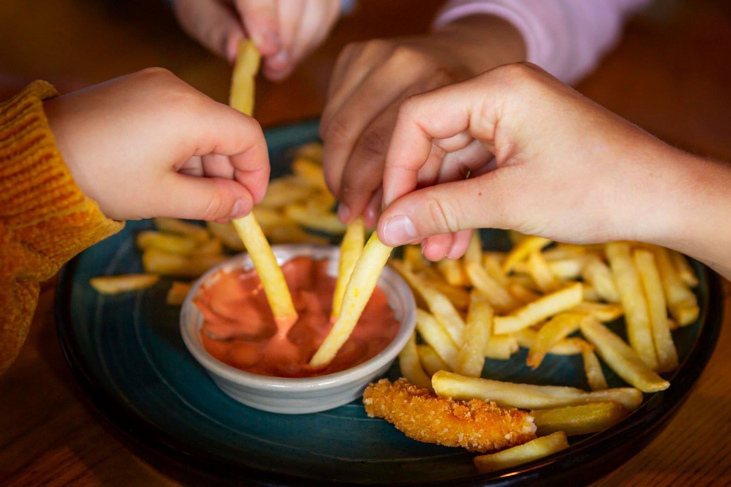 Uma em cada três crianças terá obesidade no país, até 2035, segundo estudo