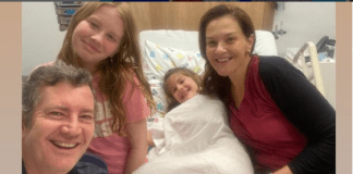 Reprodução de fotos do perfil @dicasdemaepediatra durante tratamento de leucemia de Laura, com a mãe Daniela Gerent Petry Piotto e família