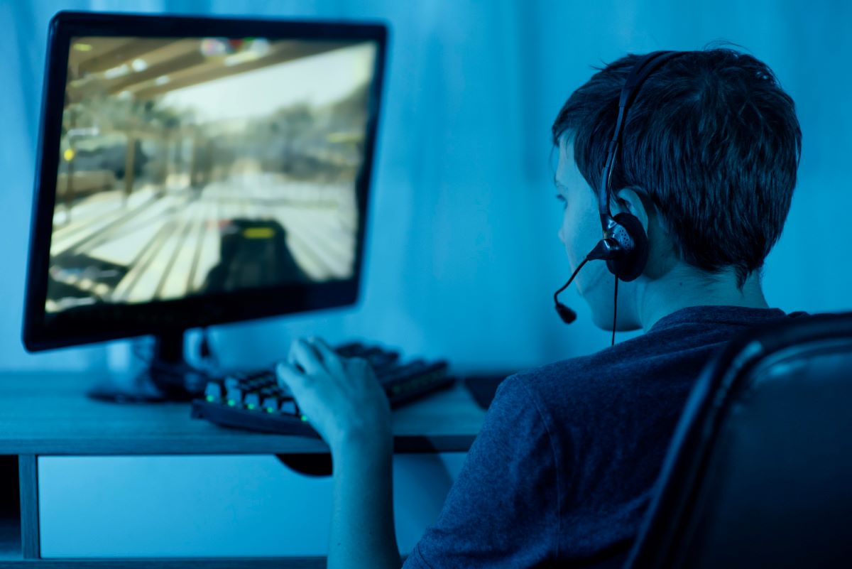 O uso recorrente de videogame pode elevar o risco de perda auditiva  