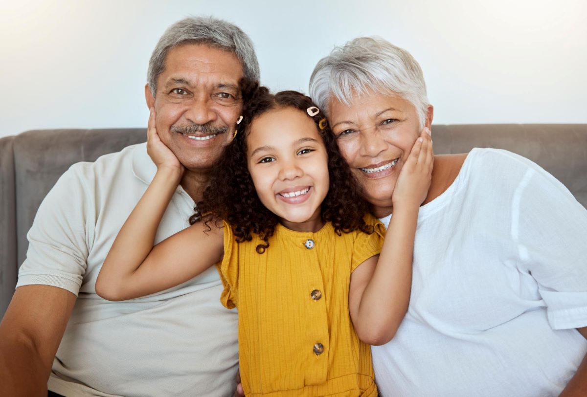 Dia dos avós: convivência com essa geração é importante para os netos