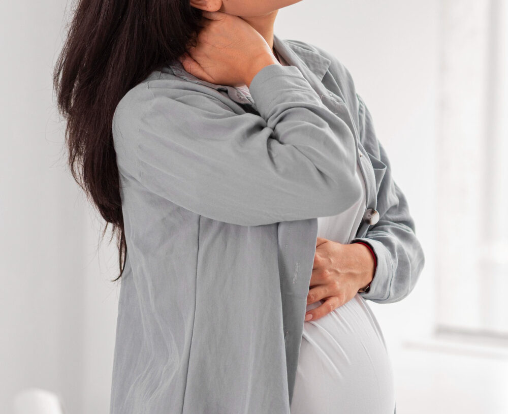 Quando a mãe toma a vacina, ainda na gestação, os anticorpos são transferidos para o bebê
Foto: Freepik