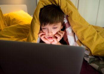 Criança não pode dormir tarde
Fonte: Freepik