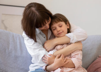 Pela proximidade diária, os pais são os primeiros a notar qualquer mudança nos filhos
Foto: Freepik