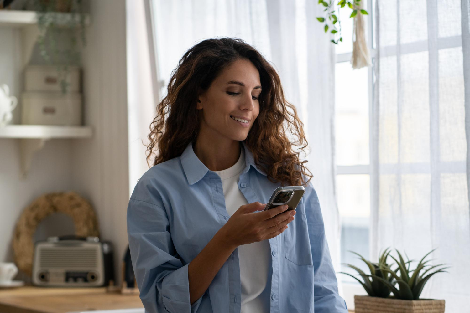 Volta ao trabalho sem culpa: como a Caru, IA das mães, tem me ajudado a reorganizar a vida (e a cabeça)
