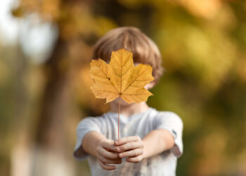 Consultórios e prontos-socorros começam a registrar aumento de casos de rinite, sinusite, gripe, bronquiolite e crises de broncoespasmo, especialmente entre crianças
Foto: Freepik