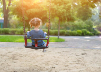 Criança no parquinho
Foto: Freepik