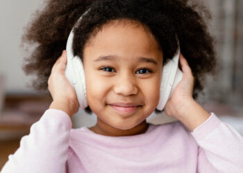 Podcast para as crianças ouvirem
Fonte: Freepik