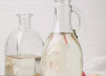 O vinagre cria um ambiente ácido que dificulta a proliferação de bactérias
Foto: Freepik