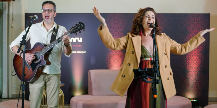 Isadora Canto fez uma canção para a Caru