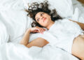 Mulher na cama
Foto: Magnific