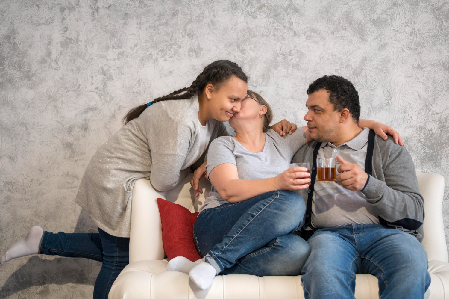 Dois portos seguros, dois estilos: a riqueza das diferenças entre mãe e pai na criação do adolescente